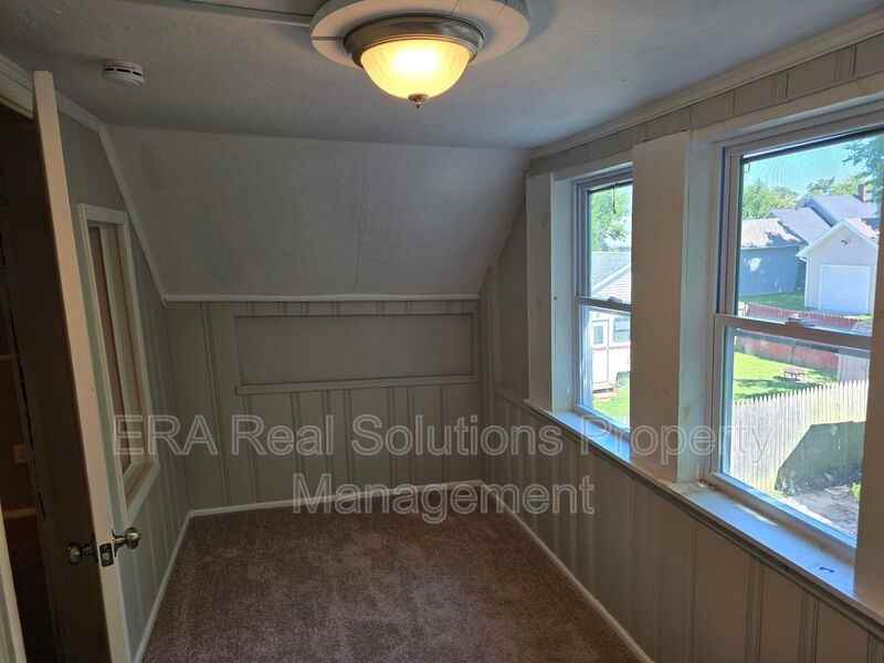 3607 Sackett Ave #3 - Photo 2 of 14