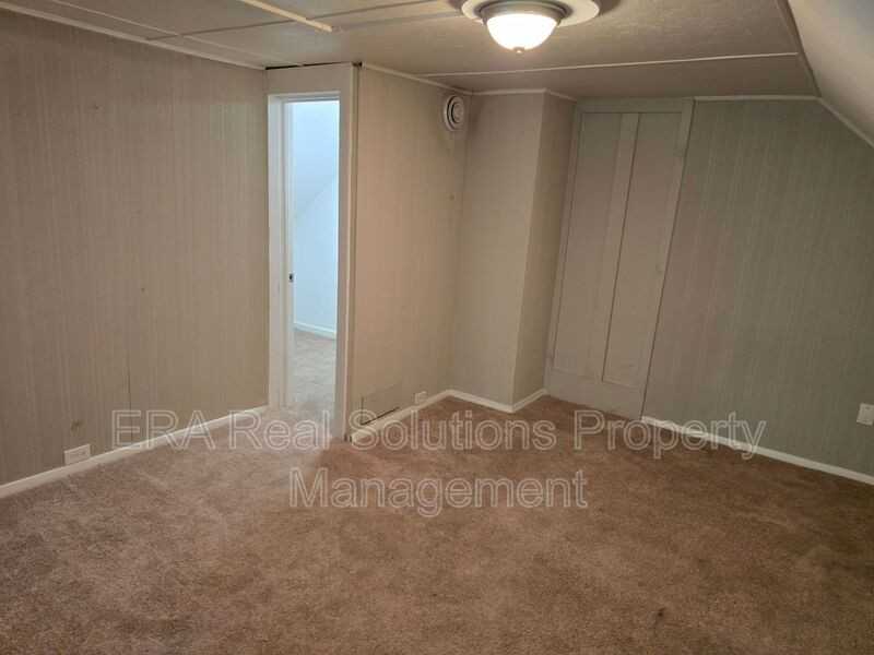 3607 Sackett Ave #3 - Photo 4 of 14