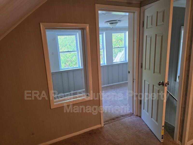 3607 Sackett Ave #3 - Photo 5 of 14