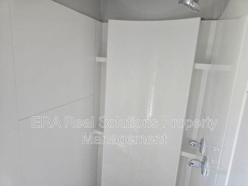 3607 Sackett Ave #2 - Photo 4 of 10