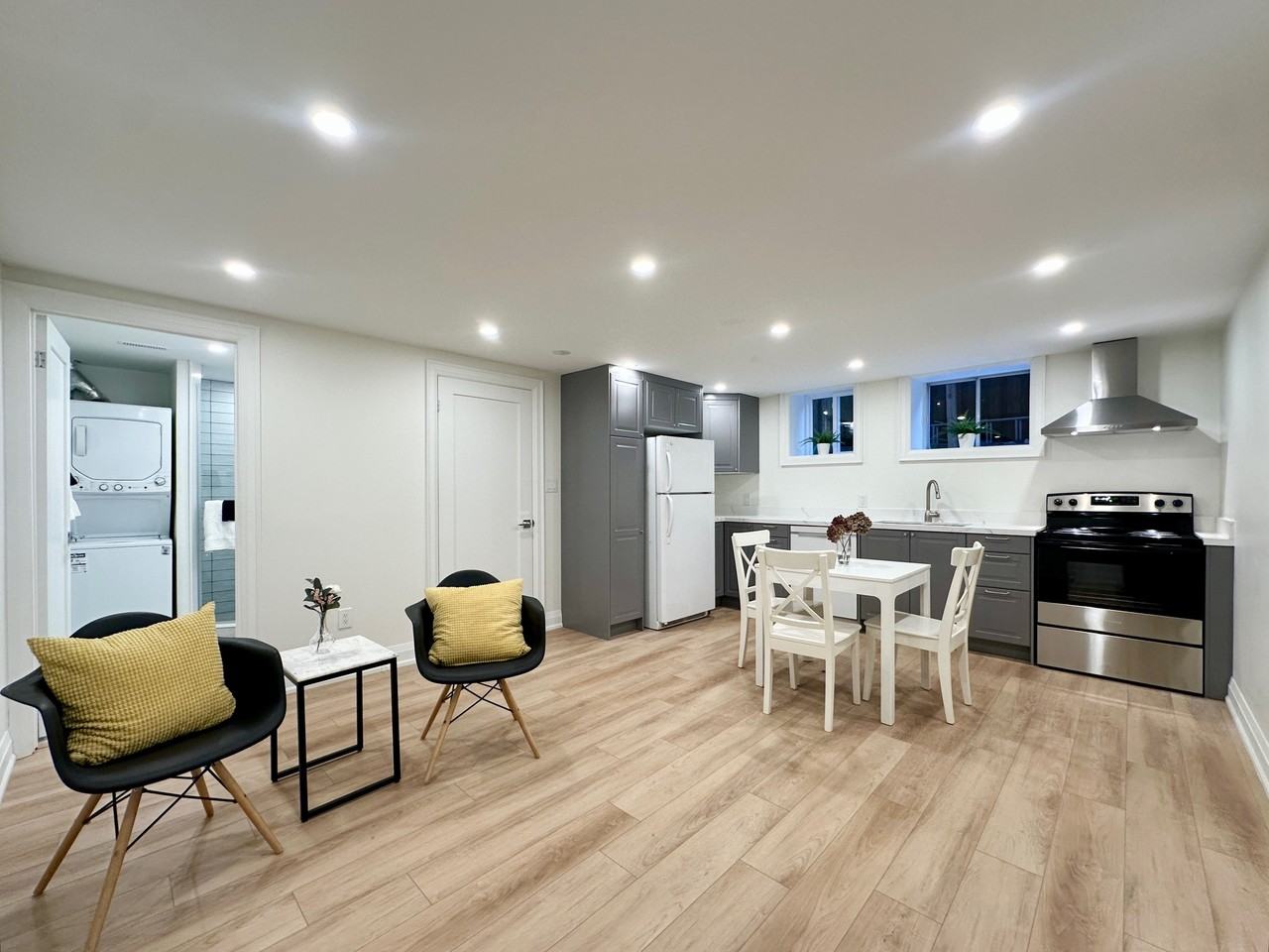 272 High Park Ave - Photo 7 of 23