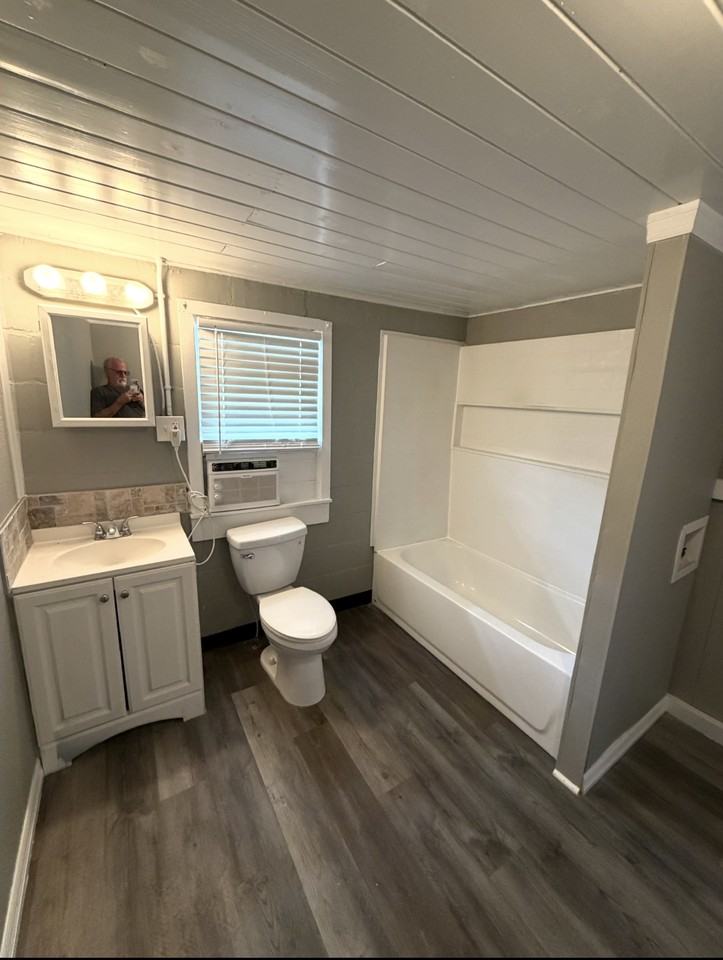 246 Ne Trinity Pl #101 - Photo 4 of 9