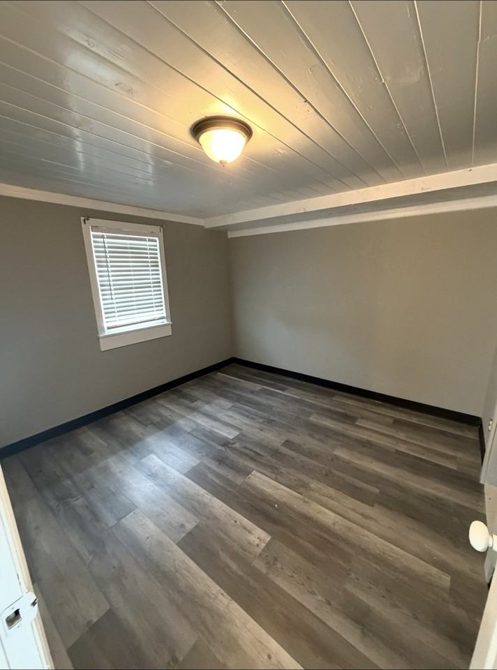 246 Ne Trinity Pl #101 - Photo 5 of 9