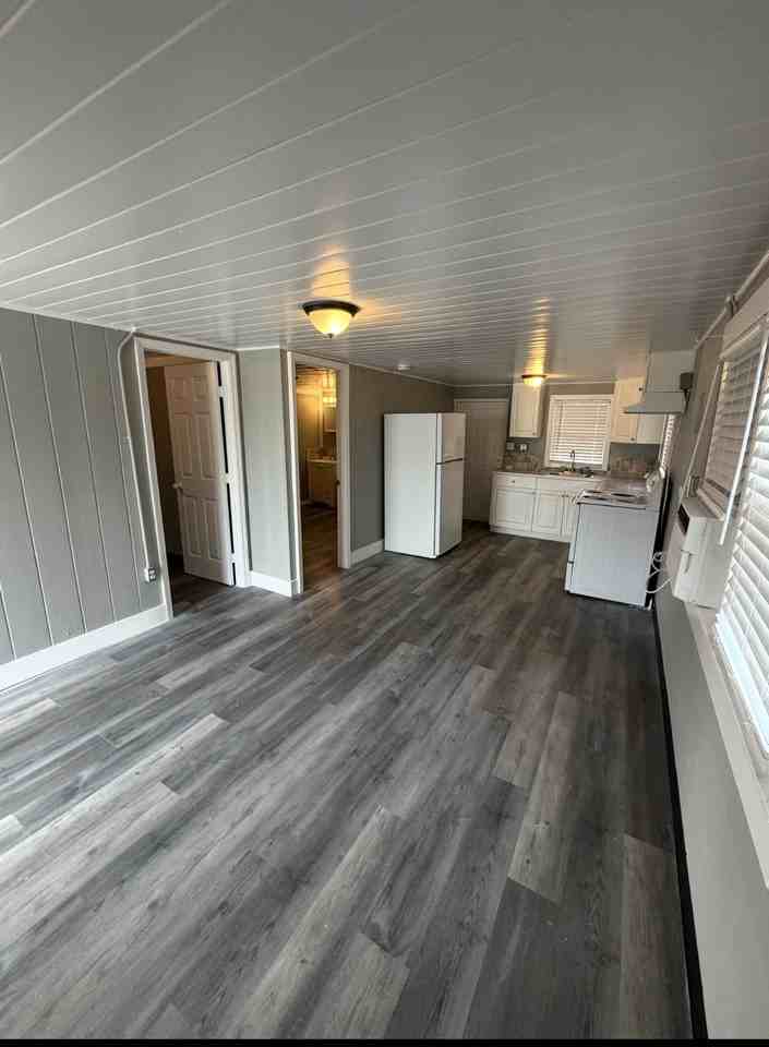 246 Ne Trinity Pl #101 - Photo 6 of 9
