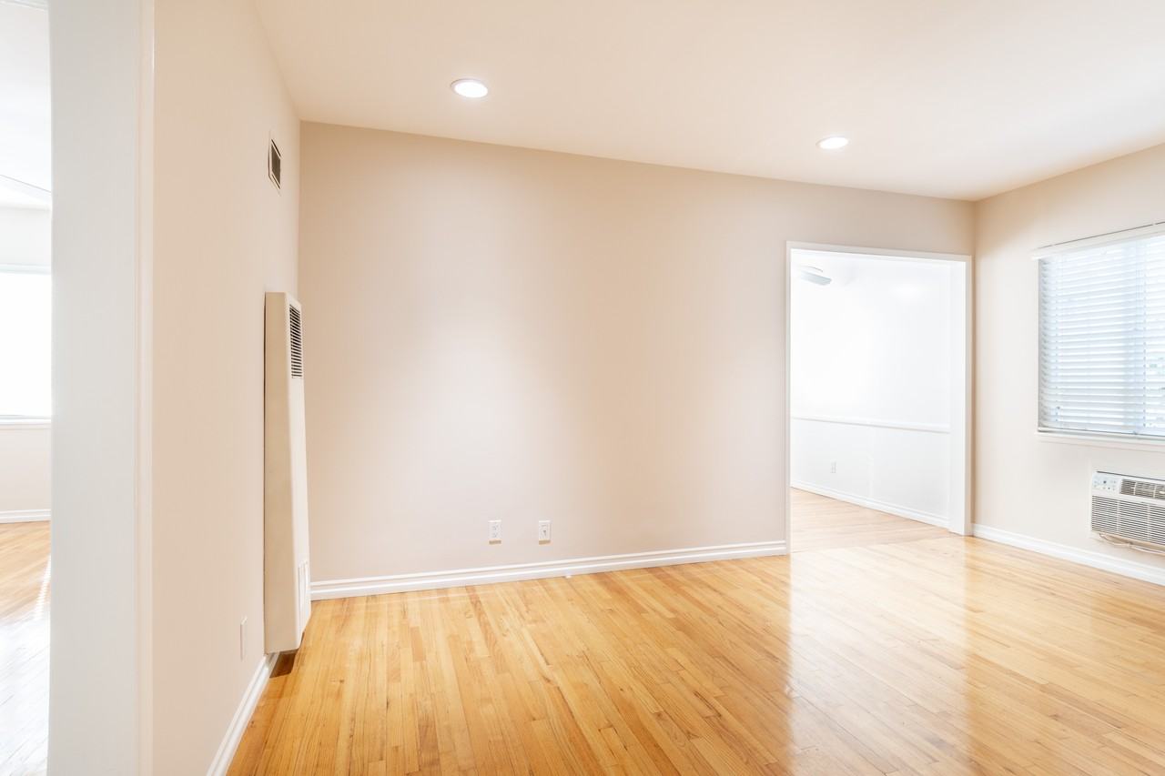 1717 Purdue Ave #4 - Photo 4 of 15