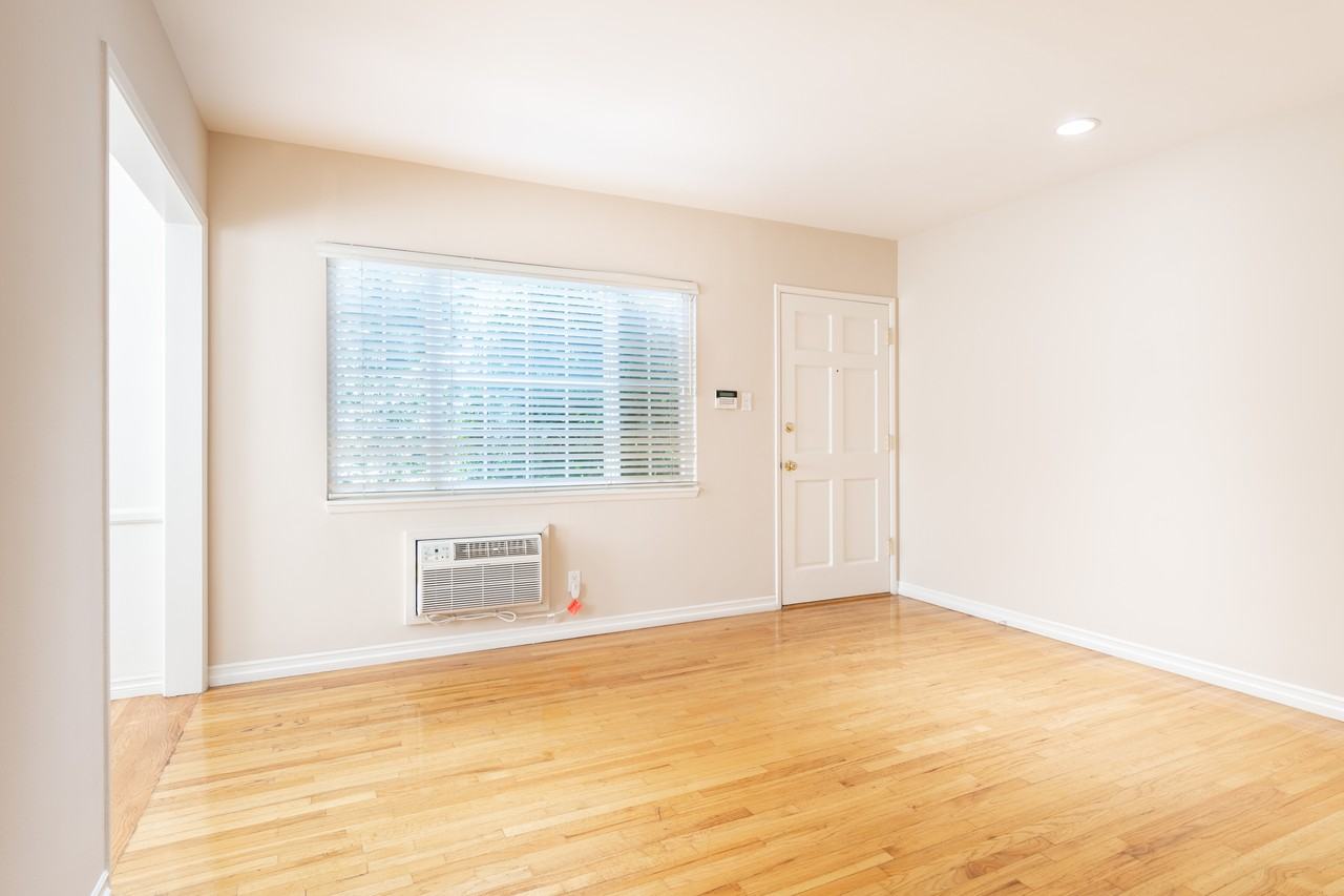 1717 Purdue Ave #4 - Photo 5 of 15