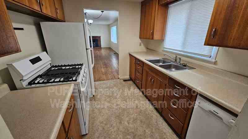 1701 S 16th St - Photo 4 of 17