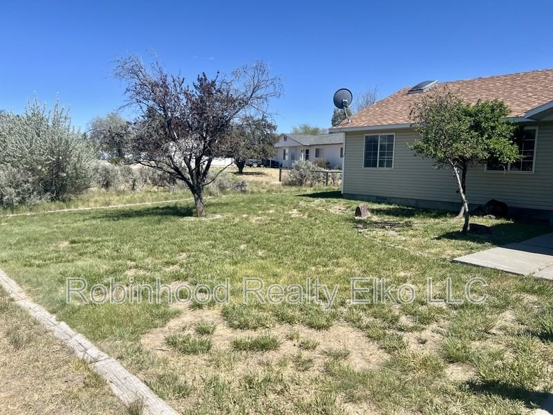 132 Flora Pl - Photo 3 of 31