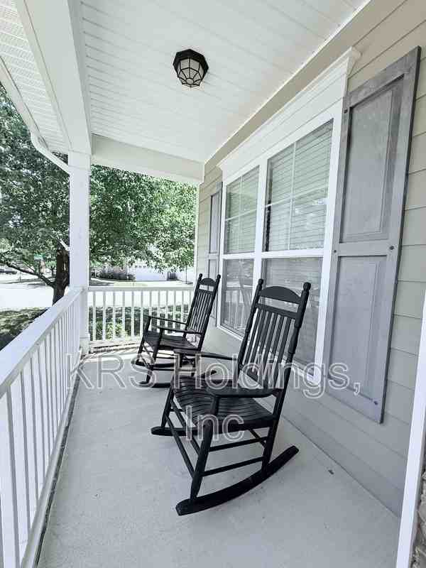 5810 Spring Glen Ln - Photo 2 of 43