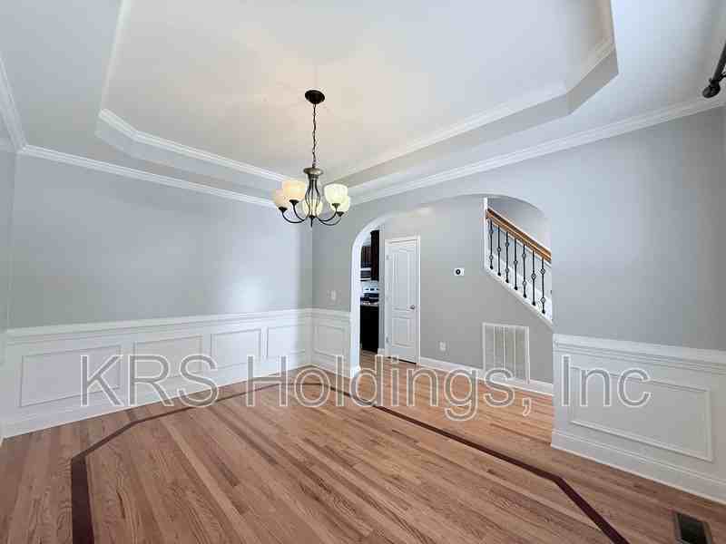 5810 Spring Glen Ln - Photo 6 of 43