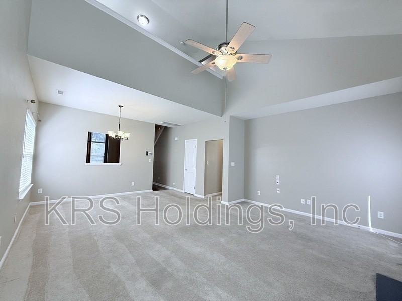 232 N Honey Springs Ave - Photo 6 of 25