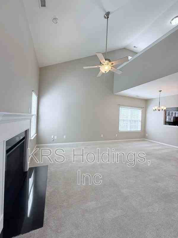 232 N Honey Springs Ave - Photo 7 of 25