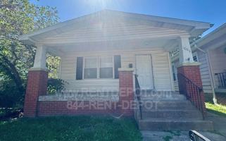 featured image of 1004 N Governor St