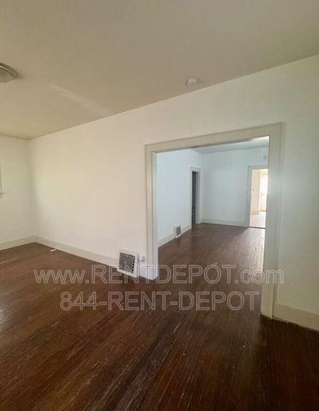 1004 N Governor St - Photo 2 of 8