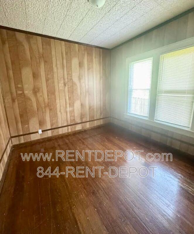 1004 N Governor St - Photo 5 of 8