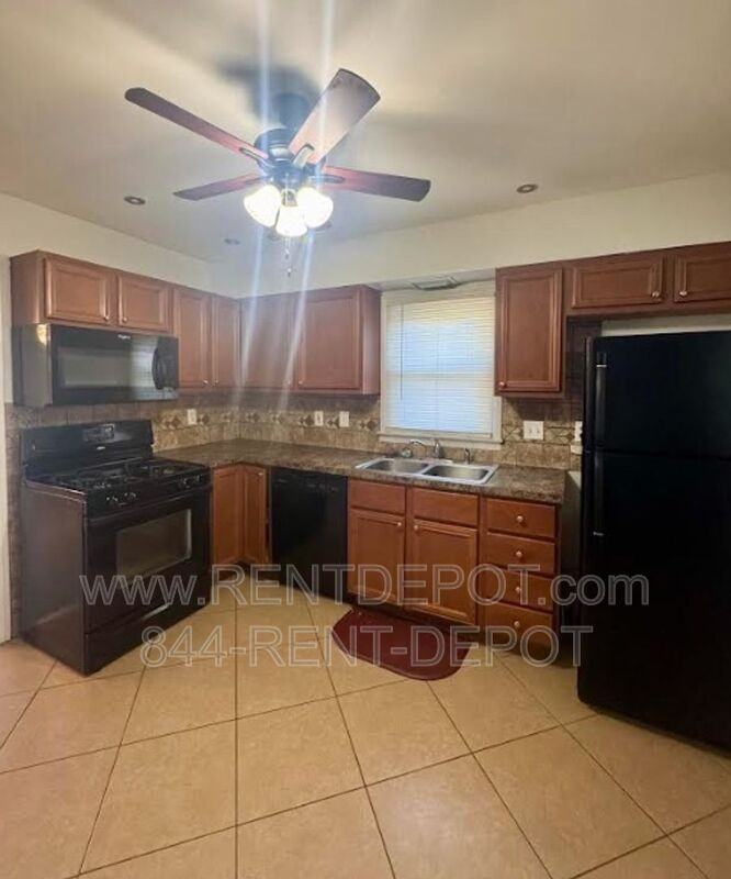 3425 Covert Ave - Photo 3 of 13