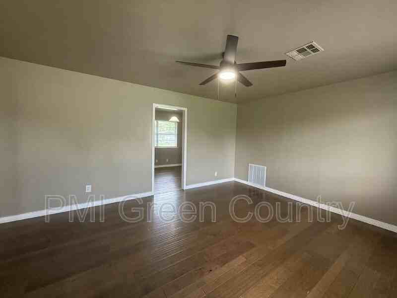 30375 E 150th St S - Photo 5 of 18