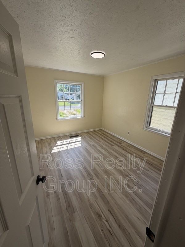 621 Brookley Blvd - Photo 3 of 6