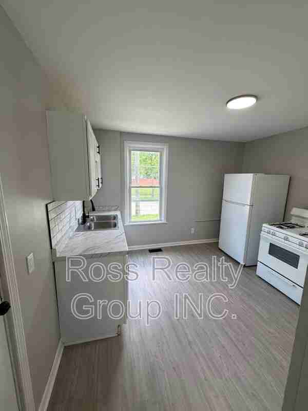 702 Boalt St - Photo 2 of 8