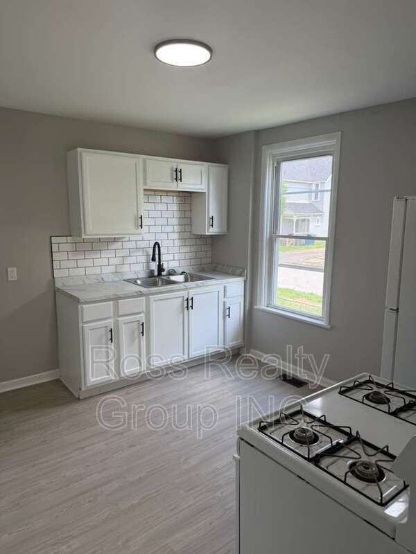 702 Boalt St - Photo 3 of 8