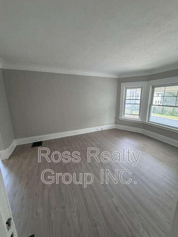 702 Boalt St - Photo 4 of 8