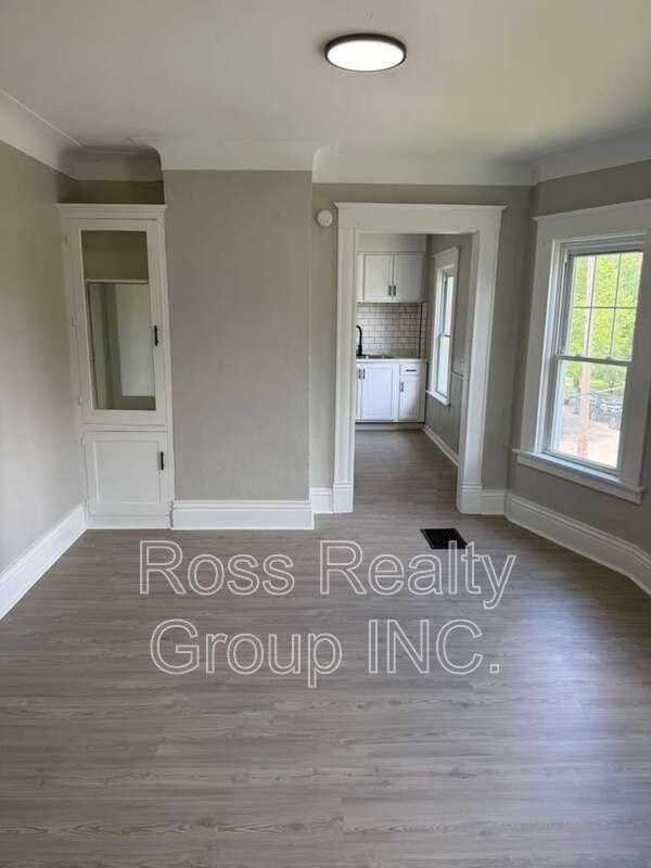 702 Boalt St - Photo 5 of 8