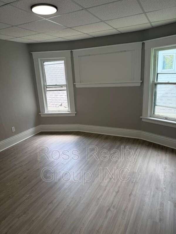 702 Boalt St - Photo 6 of 8