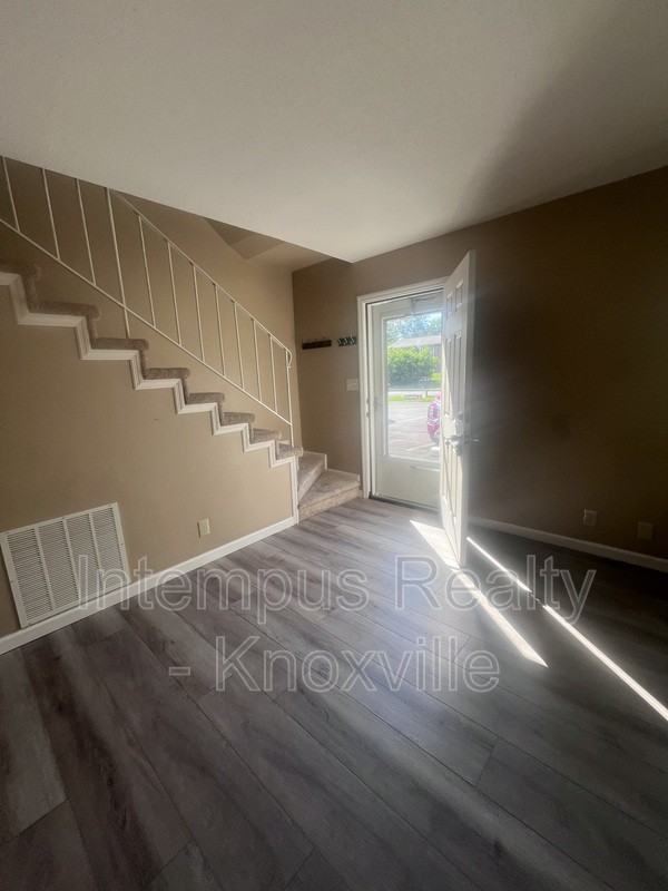 405 Iroquois Ln #1 - Photo 3 of 17