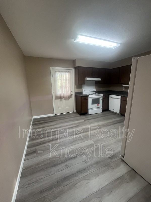 405 Iroquois Ln #1 - Photo 5 of 17