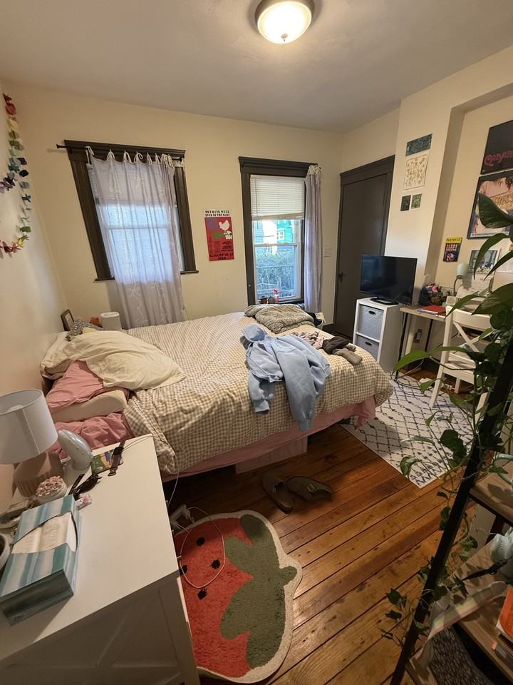352 Main St #3