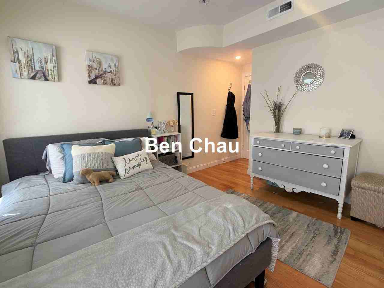 537 Main St #2B - Photo 5 of 13