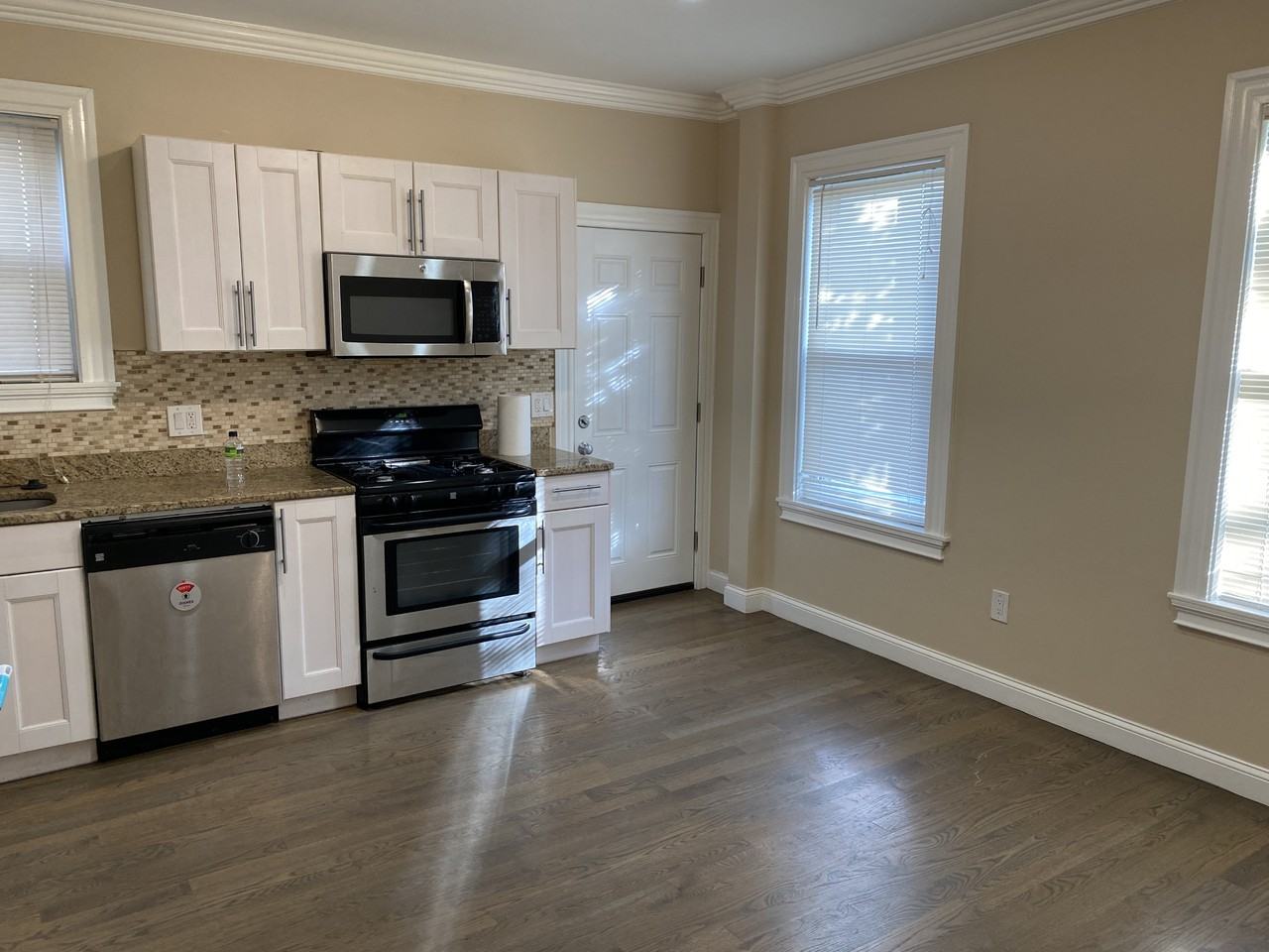 8 Buckley Ave #2 - Photo 2 of 8