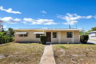 2639 Ne 4th Ct - Photo 1 of 1