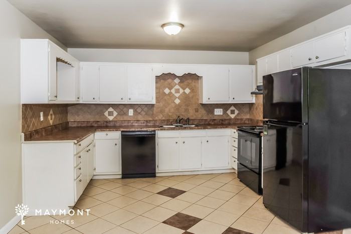 1803 Canterbury Cir Nw - Photo 7 of 14
