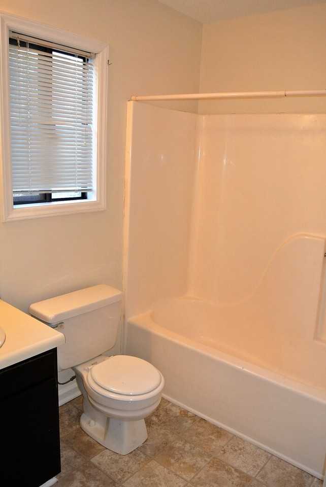216 Greene St - Photo 5 of 12