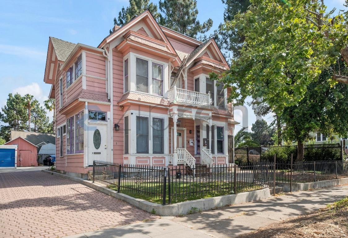 160 E Reed St #3