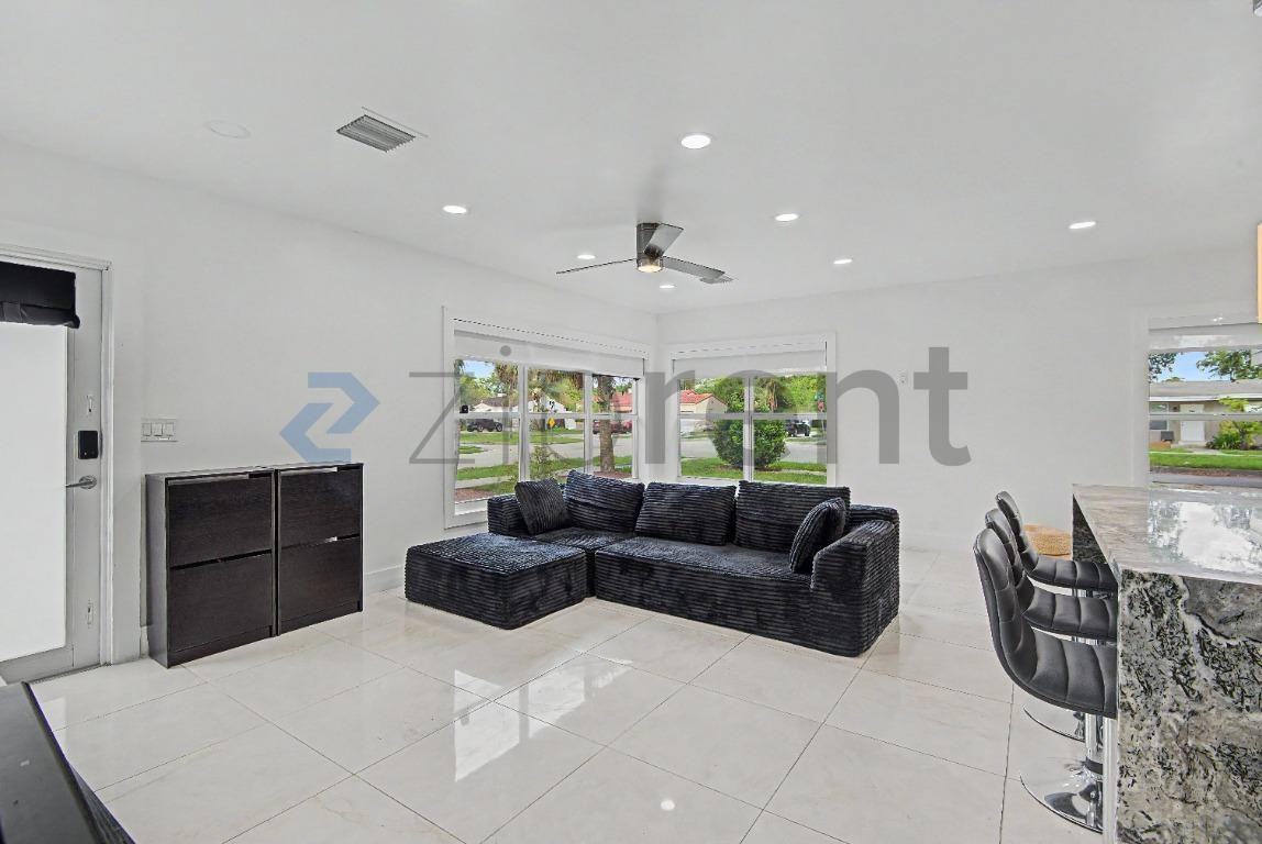 1615 Taft St - Photo 7 of 24