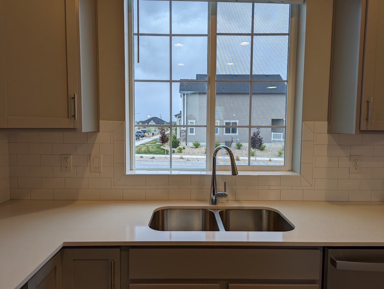 1407 N 3500 W - Photo 5 of 36