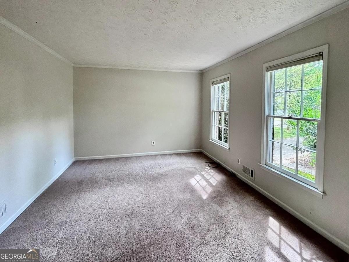3230 Moss Creek Dr - Photo 4 of 32