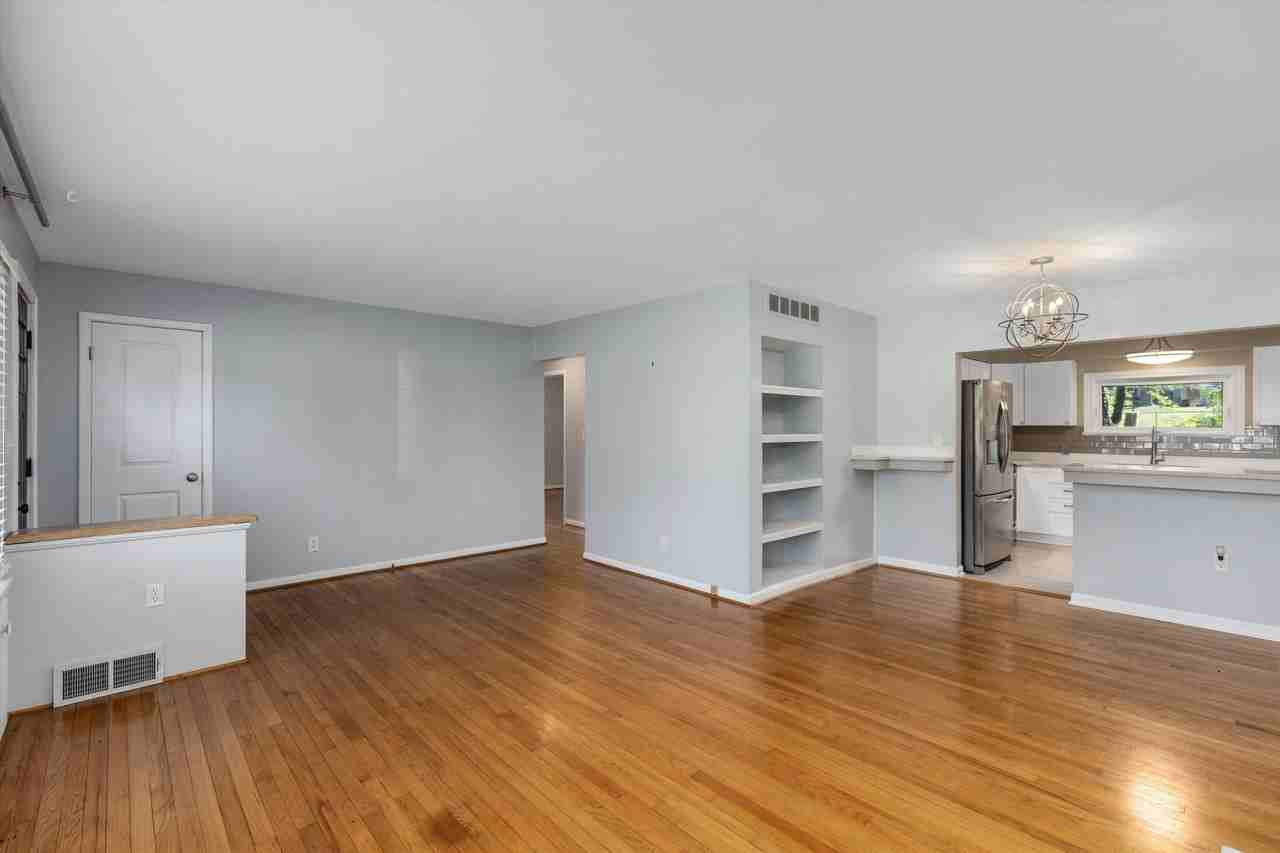 4047 Ledgestone Dr - Photo 3 of 26