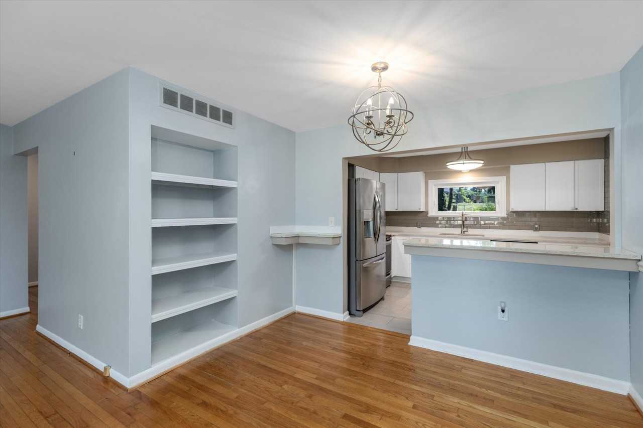 4047 Ledgestone Dr - Photo 4 of 26