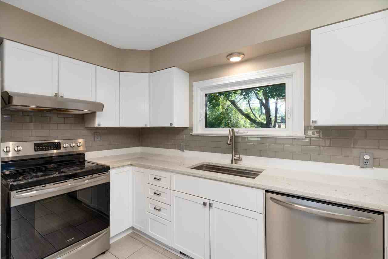4047 Ledgestone Dr - Photo 6 of 26