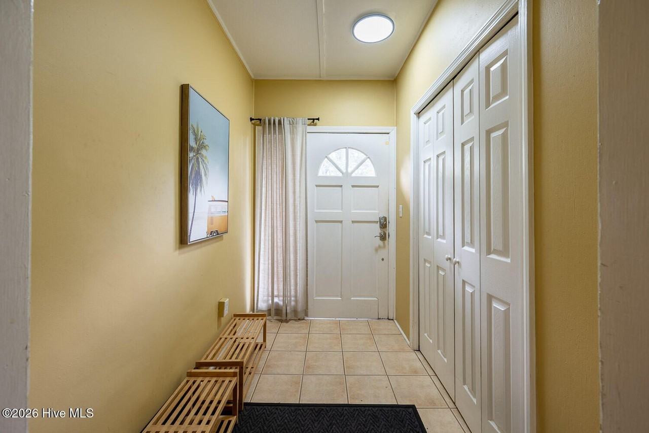 1803 Heath St - Photo 3 of 25