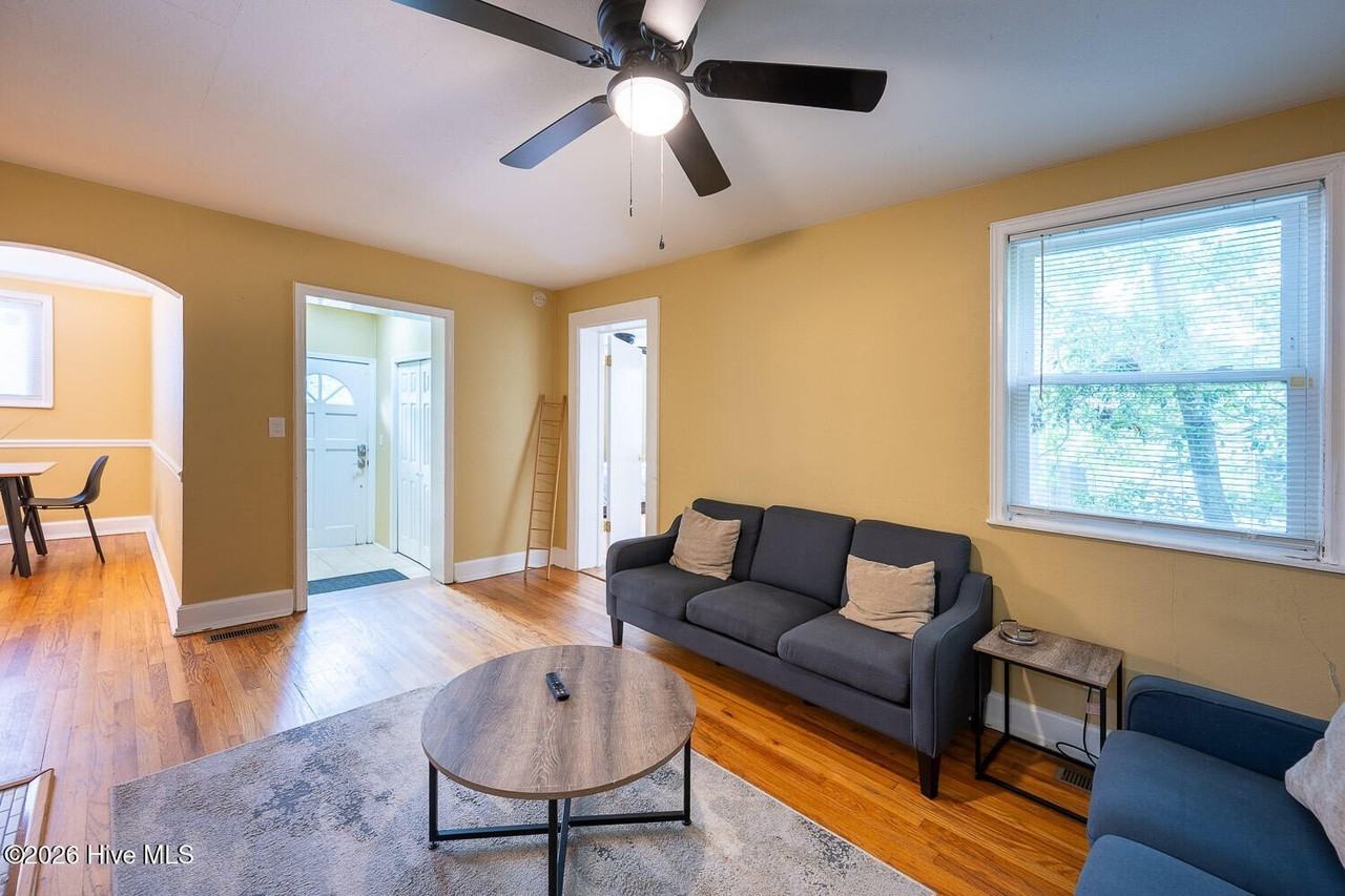 1803 Heath St - Photo 7 of 25