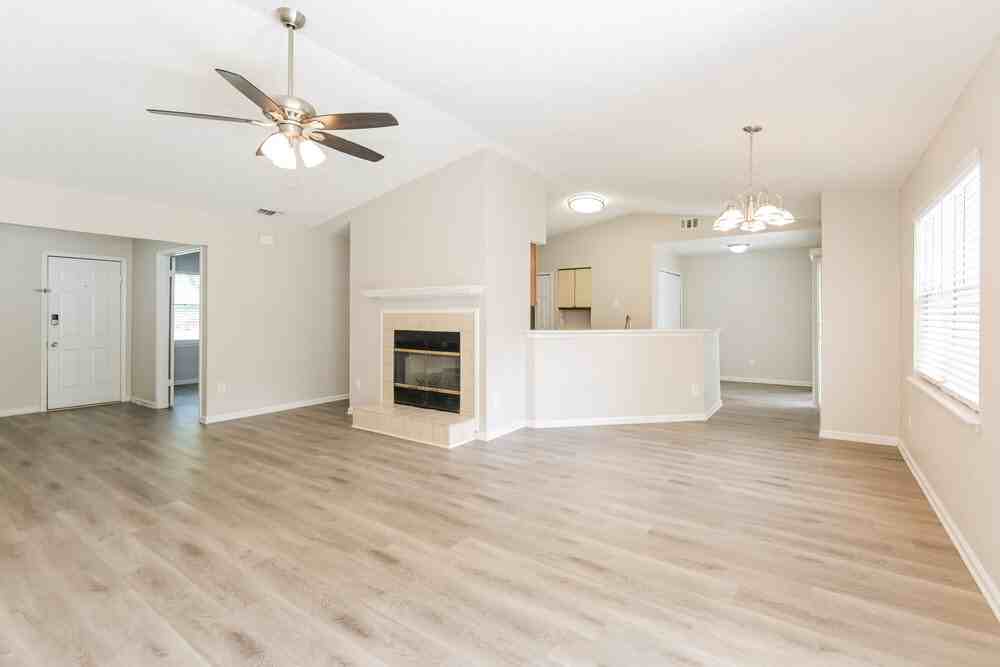11846 Marabou Ct N - Photo 4 of 16