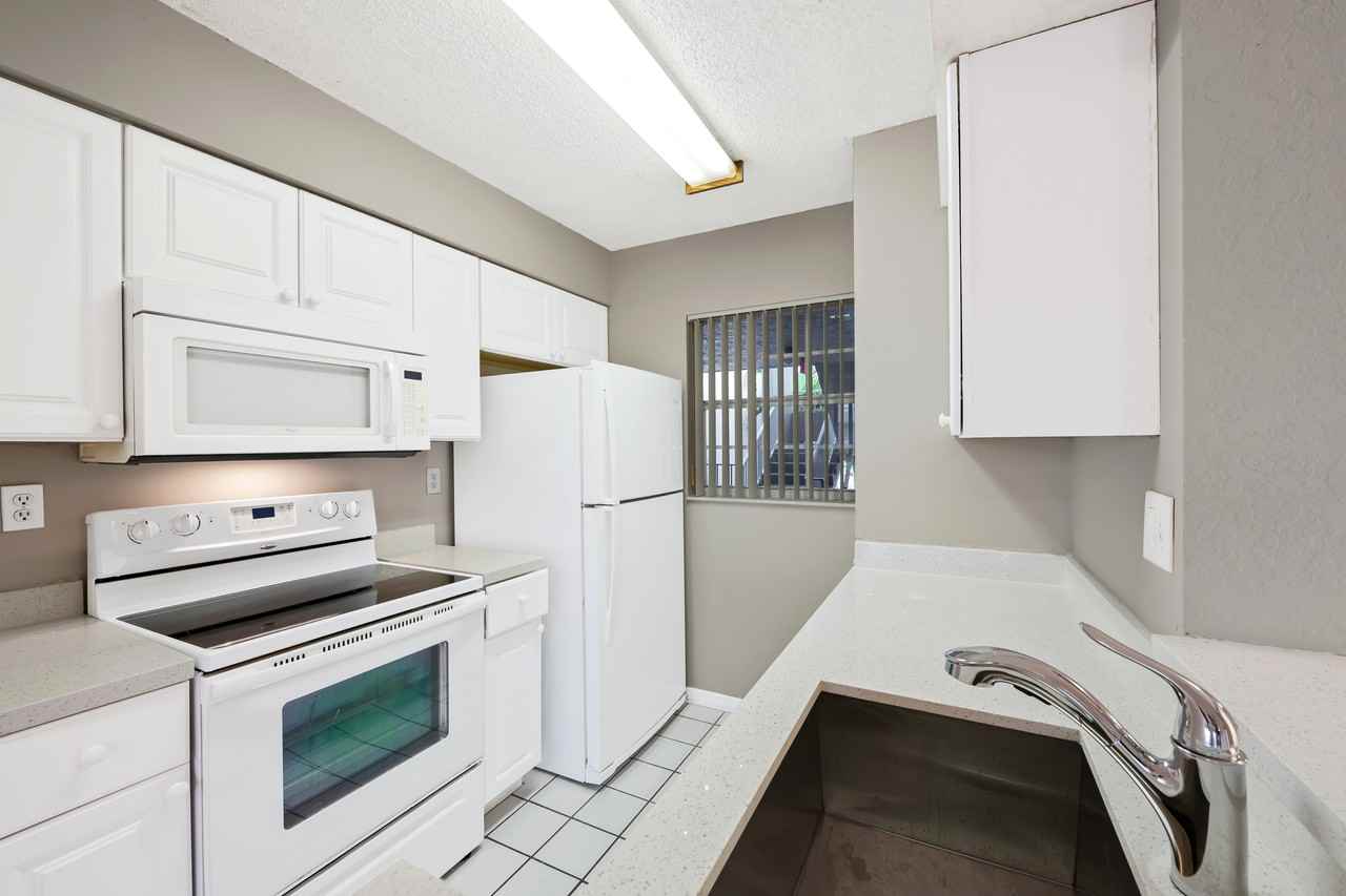 2861 North Oakland Forest Drive #0202 - Photo 4 of 27