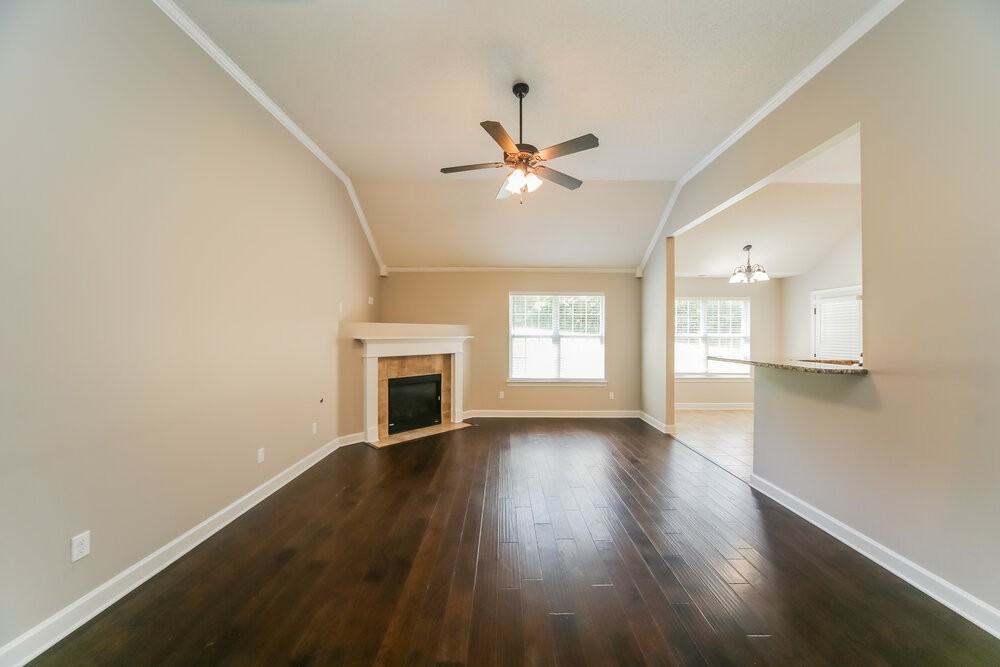 5714 Kingsman Dr - Photo 5 of 19