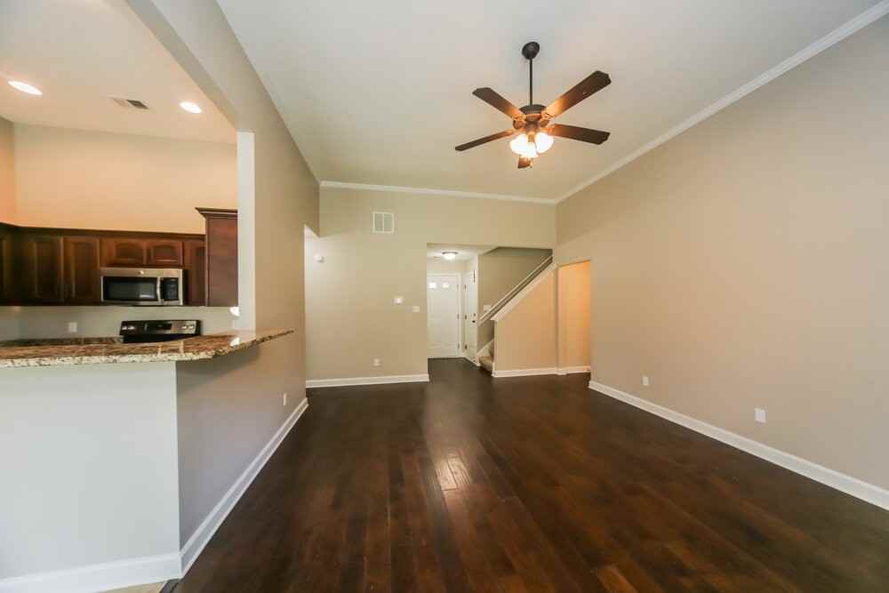 5714 Kingsman Dr - Photo 6 of 19