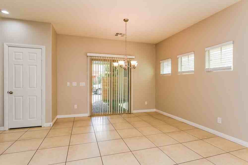 9519 Vega Carpio Ave - Photo 5 of 17