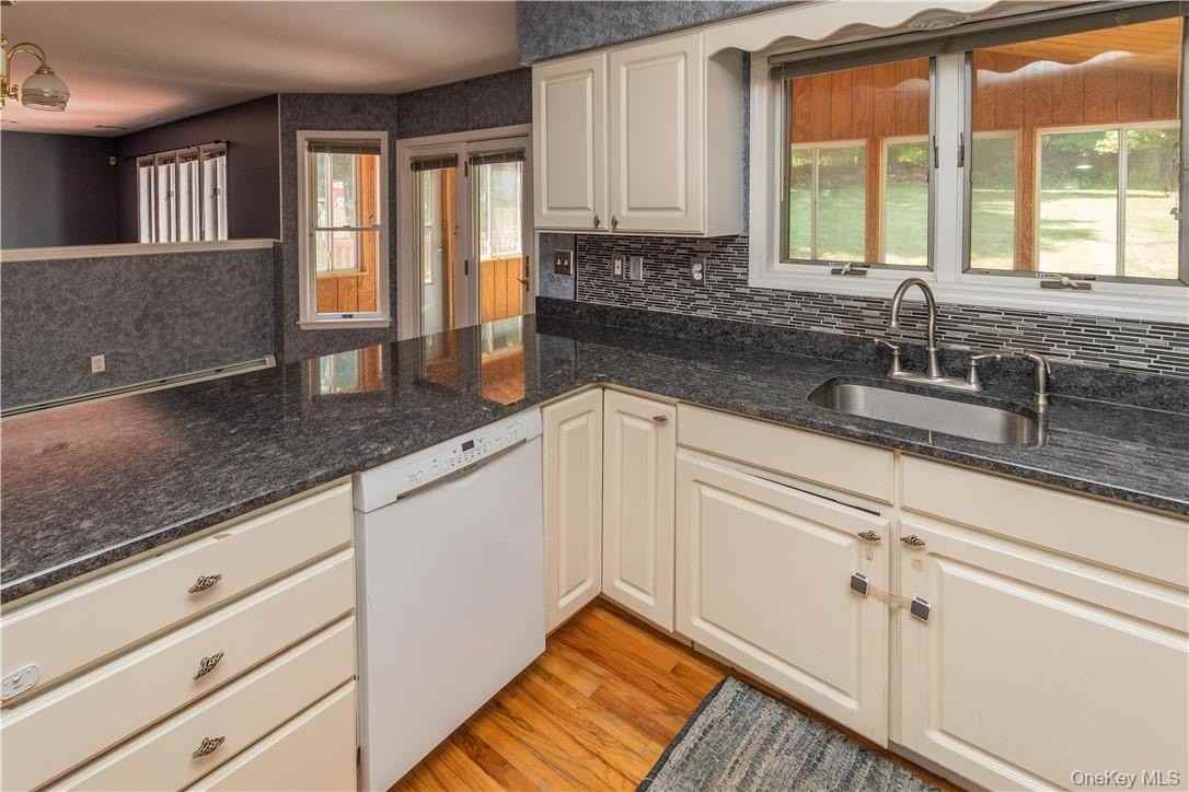11 Peterson Rd - Photo 3 of 28